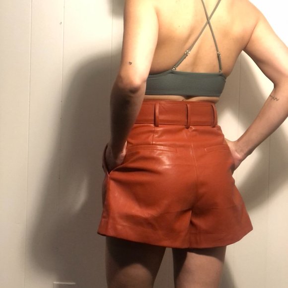 ZARA - Faux leather shorts with belt - Picture 2 of 2